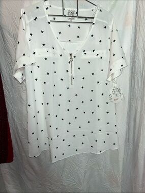 NAIF White Short-Sleeve cat Print Zip Front Blouse 1XL. NWT